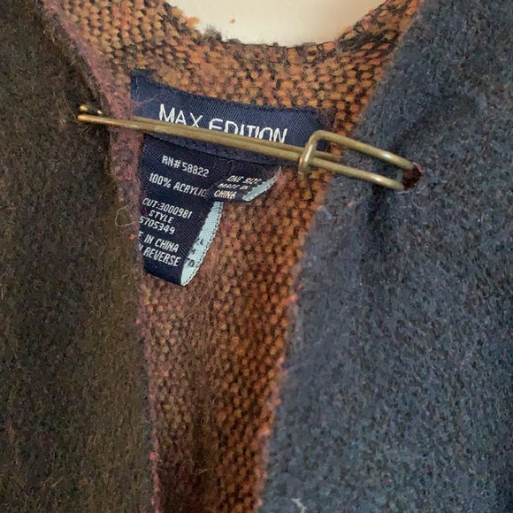 Beautiful Multi-Color Block Cape - Picture 3 of 3